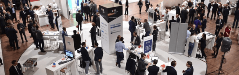 Besucher auf der Messe VKU Verbandstagung