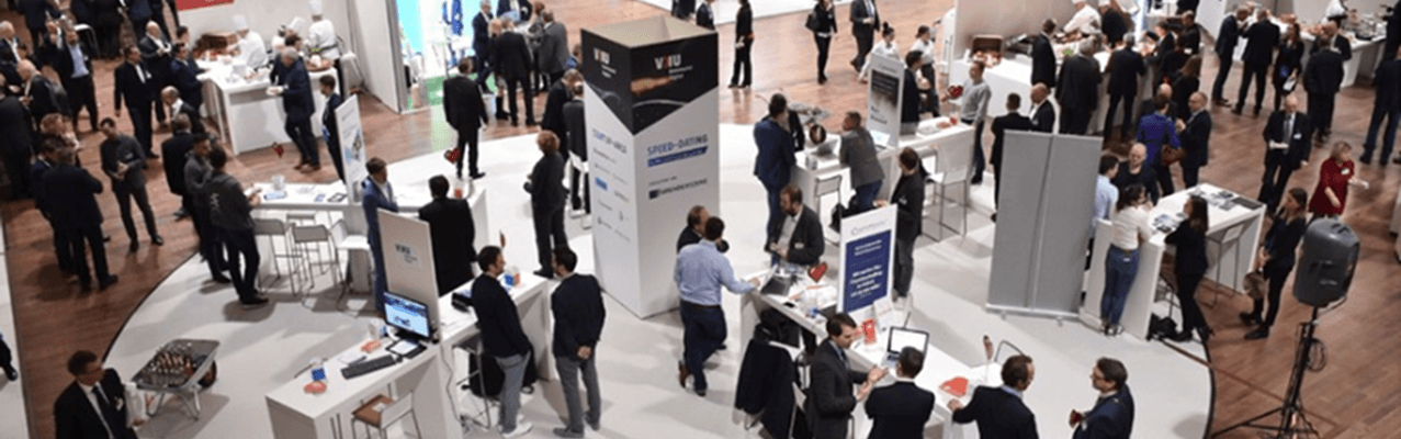 Besucher auf der Messe VKU Verbandstagung